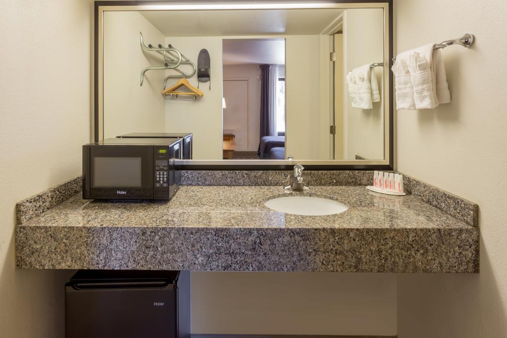 Howard Johnson By Wyndham Scottsdale Old Town Eksteriør bilde